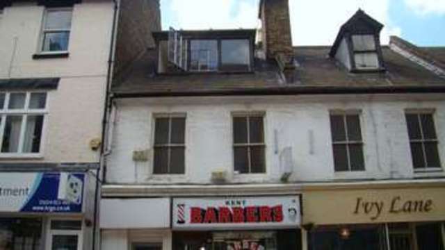  Image of 3 Bedroom Flat to rent at Railway Street  Chatham, ME4 4JL