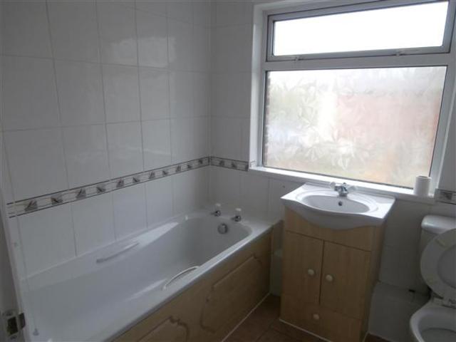  Image of 4 Bedroom Detached to rent at Shirley, SO15 3HD