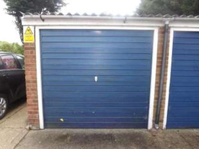  Image of 3 Bedroom Terraced for sale at Romford Essex Rush Green, RM7 8BL