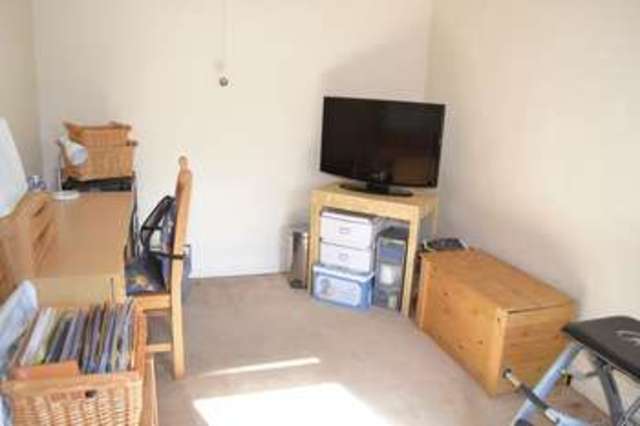  Image of 3 Bedroom Terraced for sale at Ropery Road  Gainsborough, DN21 2NU