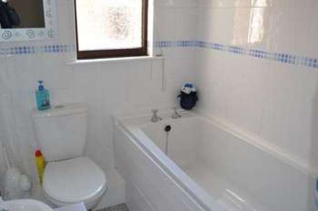  Image of 3 Bedroom Terraced for sale at Ropery Road  Gainsborough, DN21 2NU