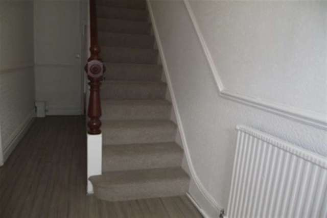 Image of 4 Bedroom Terraced to rent at Liverpool, L18 1DY