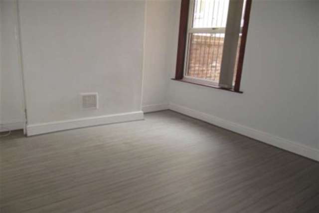  Image of 4 Bedroom Terraced to rent at Liverpool, L18 1DY