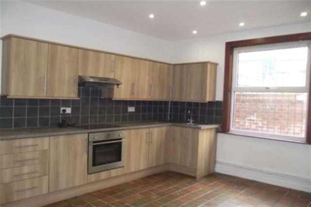  Image of 4 Bedroom Terraced to rent at Liverpool, L18 1DY