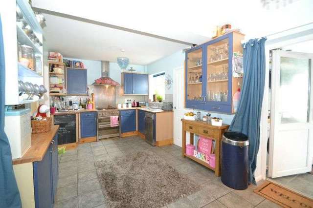  Image of 6 Bedroom Semi-Detached for sale at Exmouth, EX8 3JG