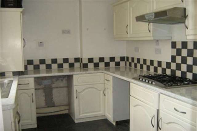  Image of 2 Bedroom Flat to rent at Shepton Mallet, BA4 5LX