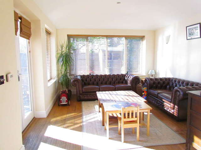  Image of 4 Bedroom Detached for sale at Worcester Worcestershire Worcester, WR2 4JD