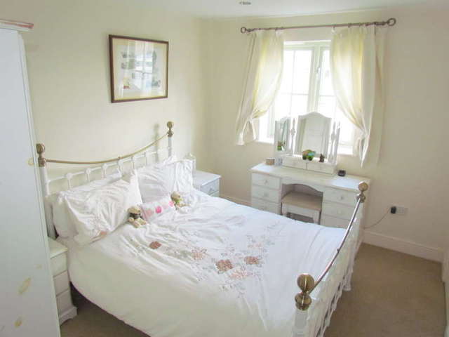  Image of 4 Bedroom Detached for sale at Worcester Worcestershire Worcester, WR2 4JD