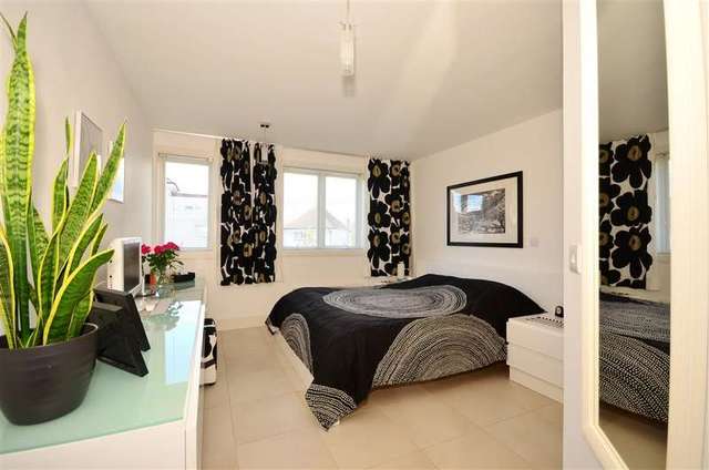  Image of 4 Bedroom Detached for sale at Kings Hill West Malling West Malling, ME19 4JS