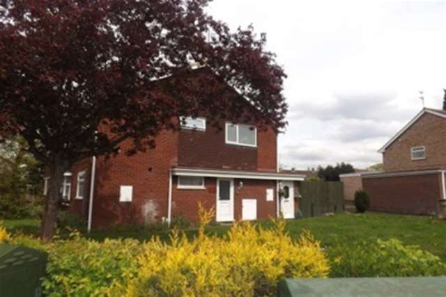  Image of 2 Bedroom Flat to rent at Wolverhampton, WV4 4LE