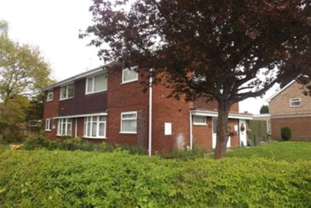  Image of 2 Bedroom Flat to rent at Wolverhampton, WV4 4LE