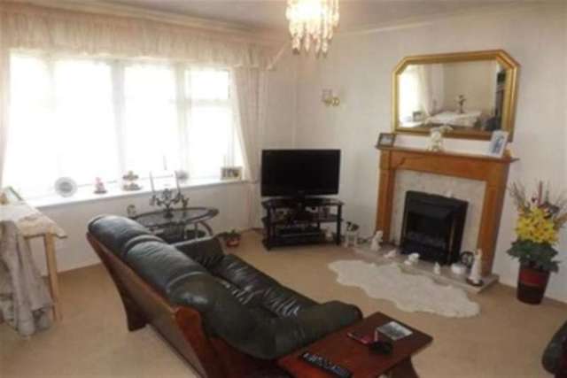  Image of 2 Bedroom Flat to rent at Wolverhampton, WV4 4LE