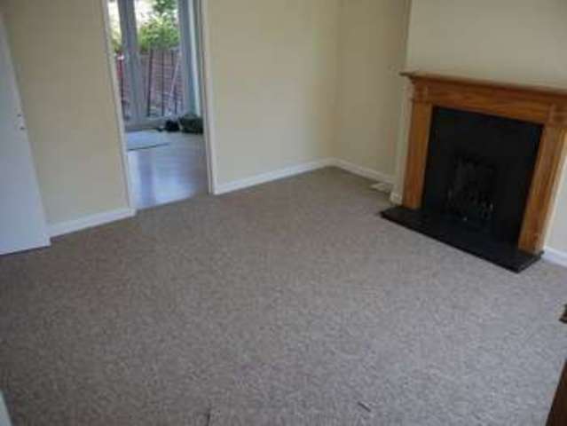  Image of 3 Bedroom Semi-Detached to rent at St Dunstans Close  Glastonbury, BA6 9AR