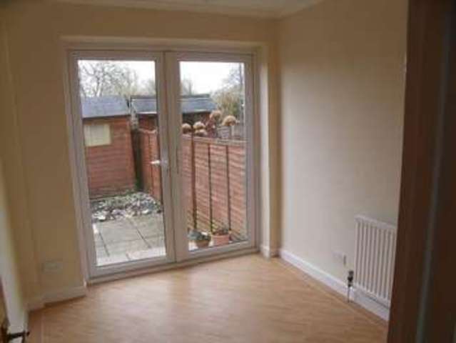 Image of 3 Bedroom Semi-Detached to rent at St Dunstans Close  Glastonbury, BA6 9AR