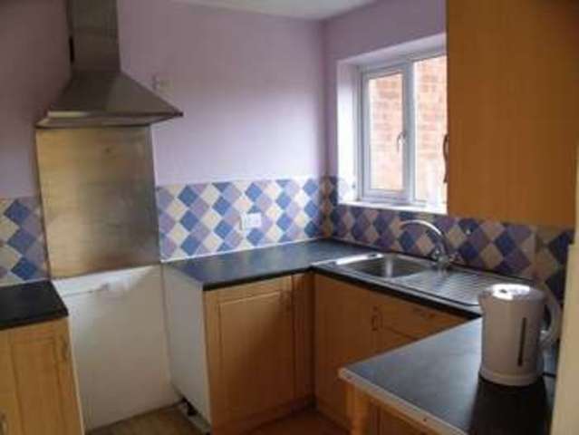  Image of 3 Bedroom Semi-Detached to rent at St Dunstans Close  Glastonbury, BA6 9AR