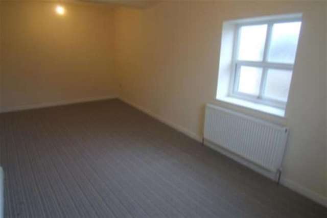  Image of 3 Bedroom Flat to rent at Pontefract, WF7 6DE