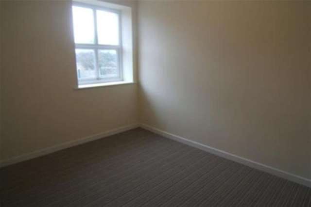  Image of 3 Bedroom Flat to rent at Pontefract, WF7 6DE