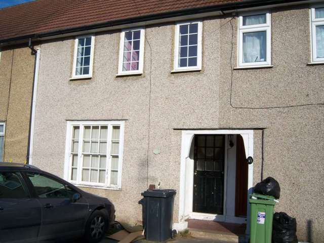  Image of 3 Bedroom Terraced to rent at Sterry Road Dagenham Dagenham, RM10 8NT