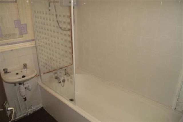  Image of 3 Bedroom Detached to rent at Crewe, CW1 4NG