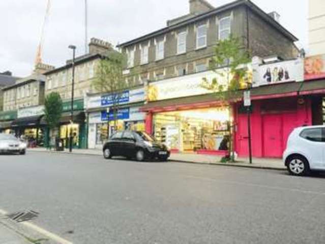  Image of 4 Bedroom Flat to rent at Stroud Green Road  London, N4 3EF