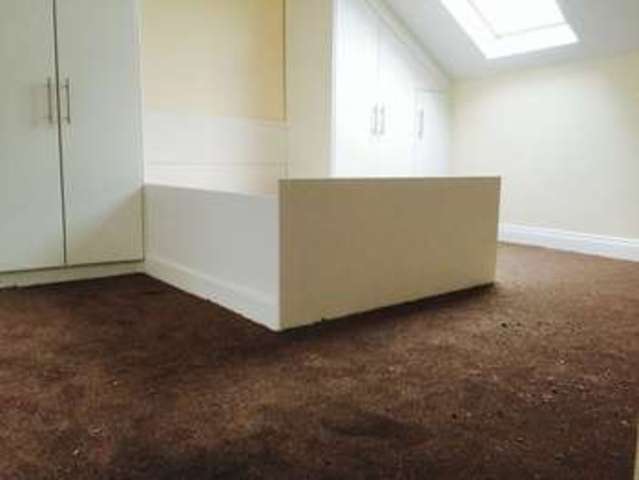  Image of 4 Bedroom Flat to rent at Stroud Green Road  London, N4 3EF