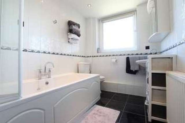  Image of 2 Bedroom Flat for sale at Talbot Court  Oxton, CH43 6UG