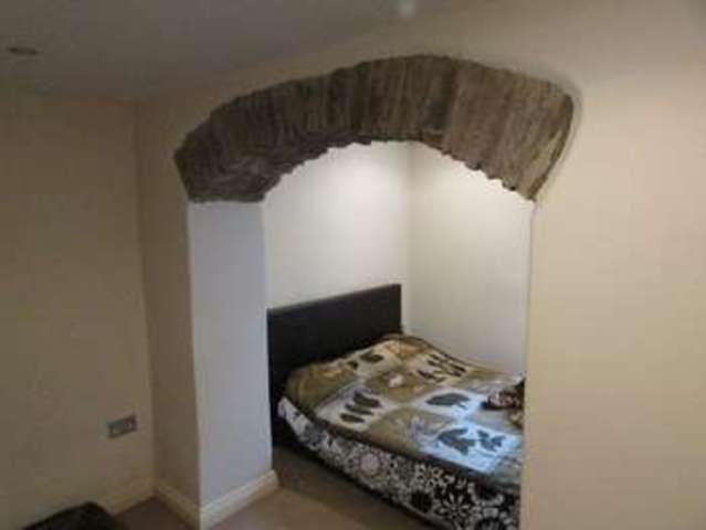  Image of 2 Bedroom Flat for sale at Tavistock Road  Launceston, PL15 9EZ