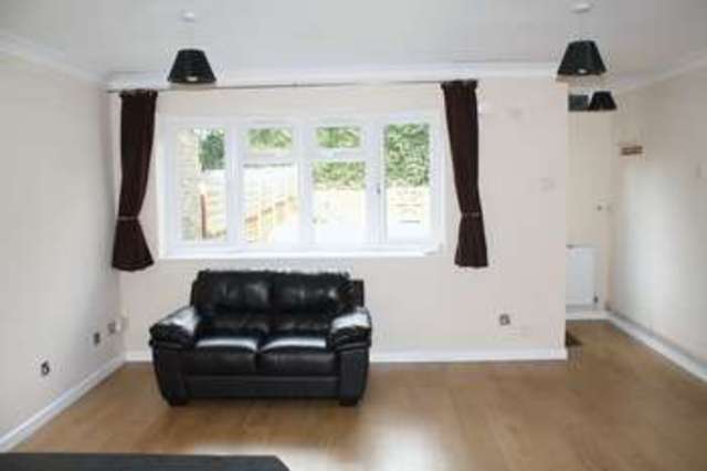  Image of 1 Bedroom Flat to rent at Marston Road  Thame, OX9 3YG