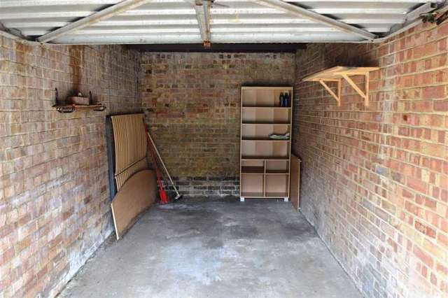  Image of Property to rent at Putney Vale, SW15 6EX