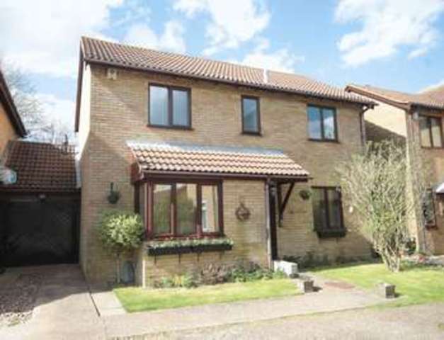  Image of 4 Bedroom Detached for sale at The Laurels  Banstead, SM7 2HG