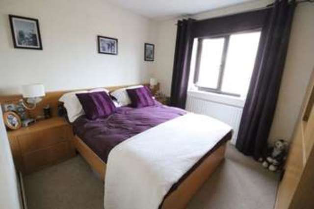  Image of 4 Bedroom Detached for sale at The Laurels  Banstead, SM7 2HG