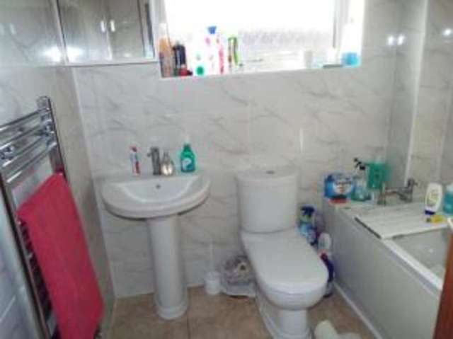  Image of 3 Bedroom Terraced for sale at Broxbourne Hertfordshire Turnford, EN10 6EW