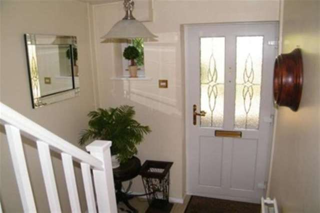  Image of 2 Bedroom Terraced to rent at Brentwood, CM13 2UN