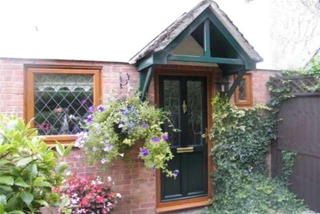  Image of 2 Bedroom Terraced to rent at Brentwood, CM13 2UN
