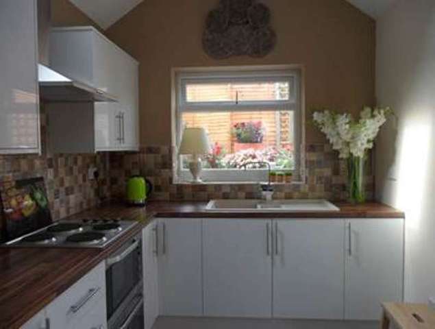  Image of 2 Bedroom Terraced to rent at Netherton Wakefield Netherton, WF4 4NQ