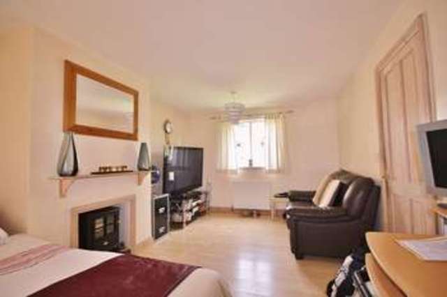  Image of 3 Bedroom Terraced for sale at Wadards Meadow  Witney, OX28 3YJ