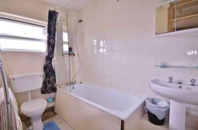  Image of 3 Bedroom Terraced for sale at Wadards Meadow  Witney, OX28 3YJ