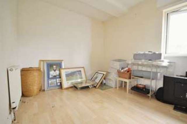  Image of 3 Bedroom Terraced for sale at Wadards Meadow  Witney, OX28 3YJ