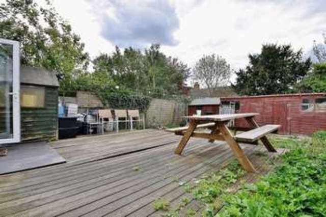  Image of 3 Bedroom Terraced for sale at Wadards Meadow  Witney, OX28 3YJ