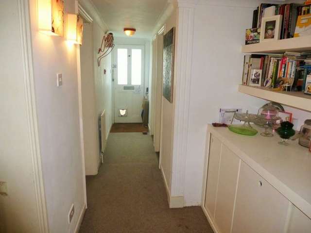  Image of 2 Bedroom Flat for sale at Hove Hove, BN3 1AH