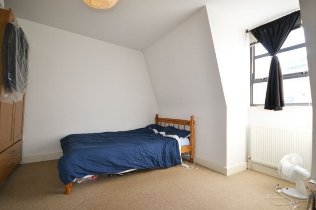  Image of 2 Bedroom Flat to rent at Watney Street  Shadwell, E1 2QE