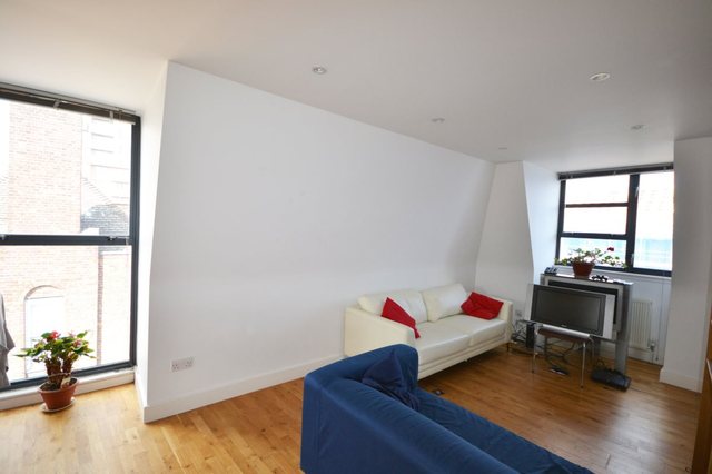  Image of 2 Bedroom Flat to rent at Watney Street  Shadwell, E1 2QE