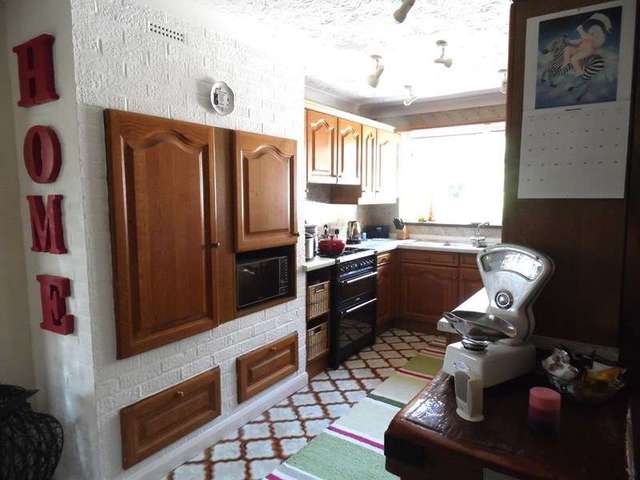  Image of 4 Bedroom Detached for sale at Wavertree Road  Benfleet, SS7 5AP