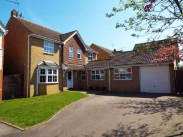  Image of 4 Bedroom Detached for sale at Letchworth Garden City Hertfordshire Letchworth, SG6 2TY