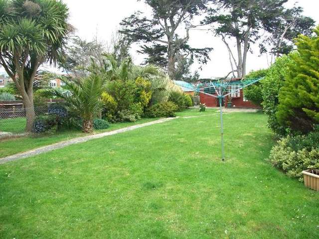  Image of 3 Bedroom Detached to rent at Weymouth, DT4 9AU
