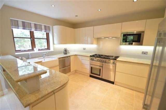  Image of 2 Bedroom Detached for sale at Arkley, EN5 2AH