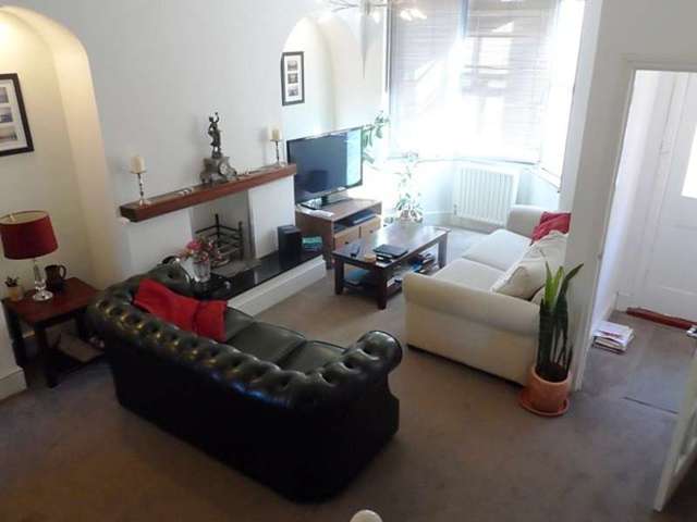 Image of 3 Bedroom Detached to rent at Winchester, SO23 7AA