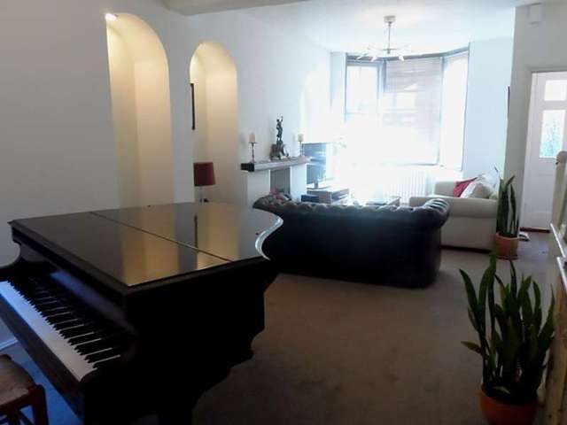  Image of 3 Bedroom Detached to rent at Winchester, SO23 7AA