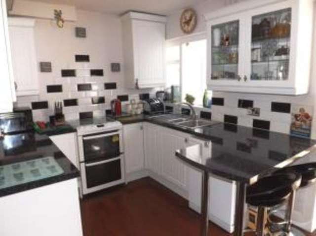  Image of 3 Bedroom Detached for sale at Worcester Park  Worcester Park, KT4 8JS