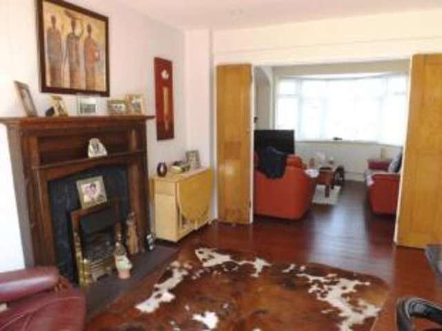  Image of 3 Bedroom Detached for sale at Worcester Park  Worcester Park, KT4 8JS